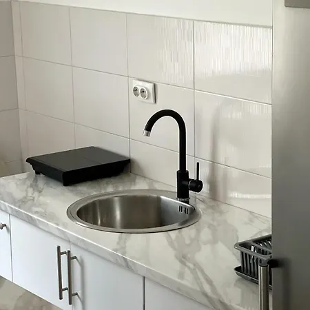 Cozy Work-friendly Flat With Backyard Near Forest *