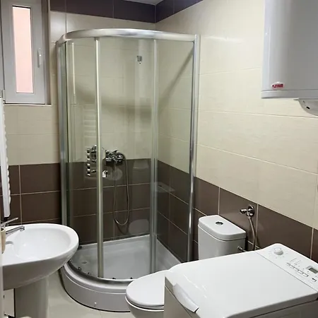 Cozy Work-friendly Flat With Backyard Near Forest